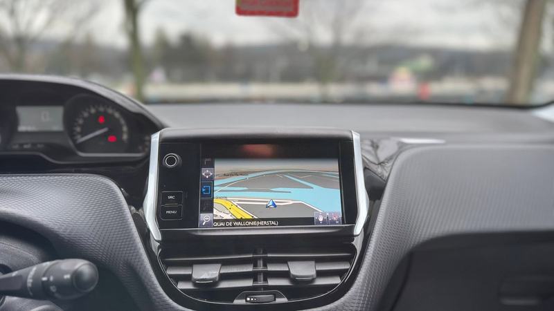 Peugeot 208 : photo 9